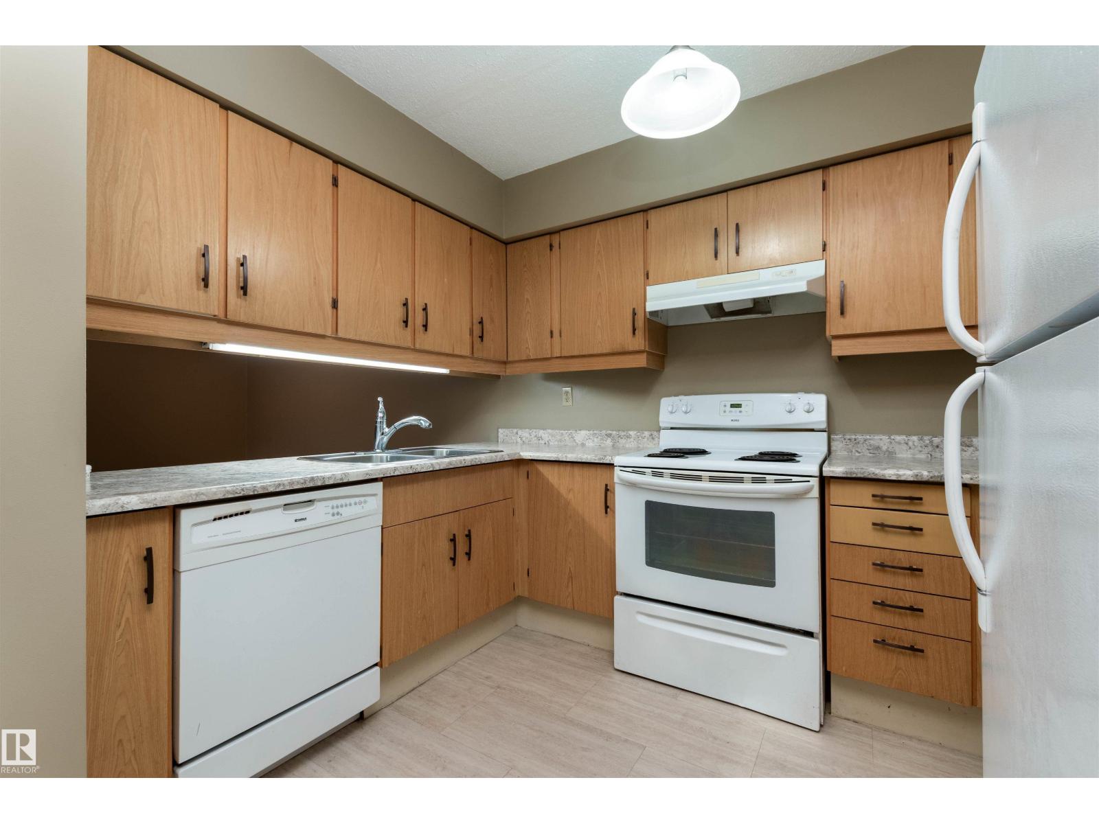 #208 22 ALPINE PL, St. Albert