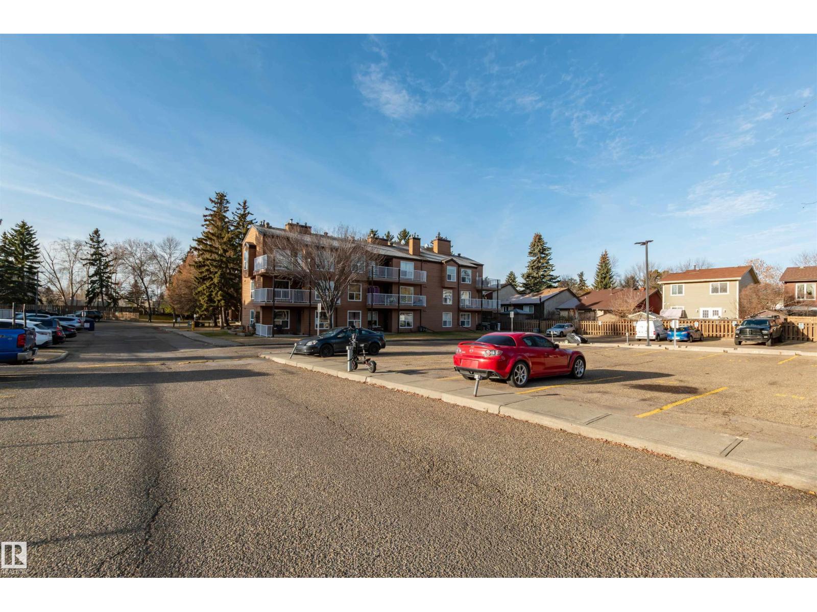 #208 22 ALPINE PL, St. Albert