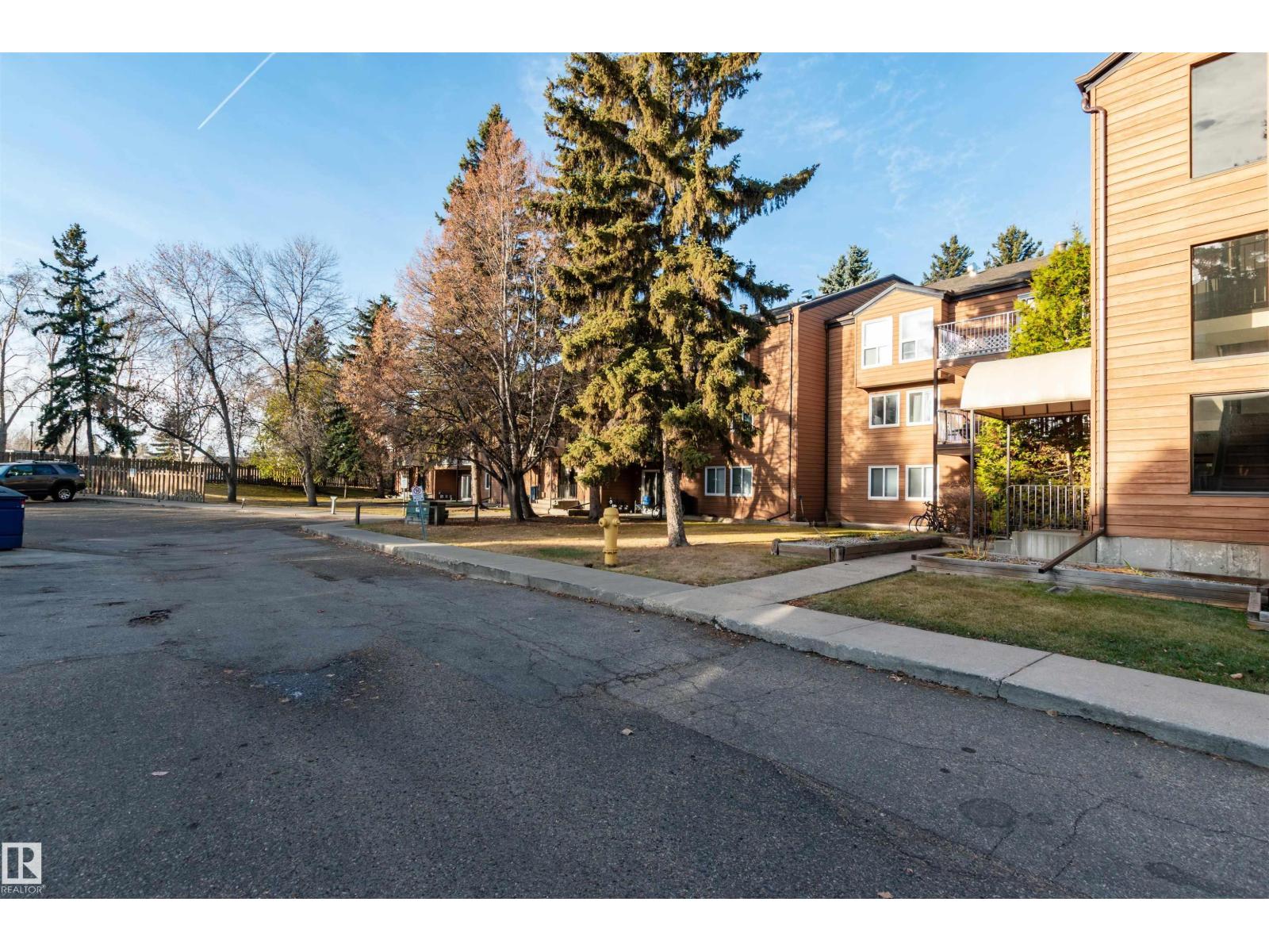 #208 22 ALPINE PL, St. Albert