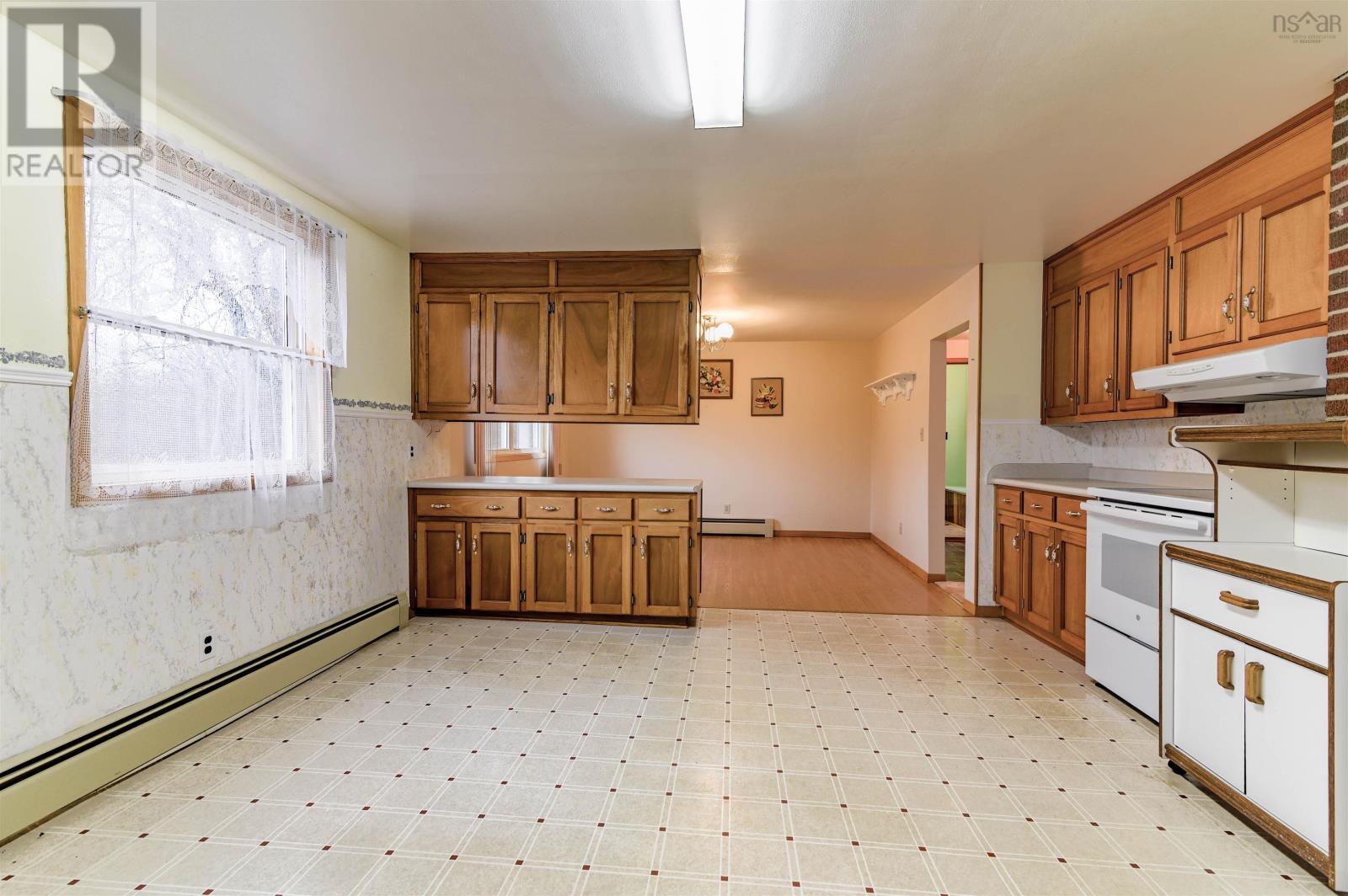 Property 15 of 49 of 4022 Aylesford Rd