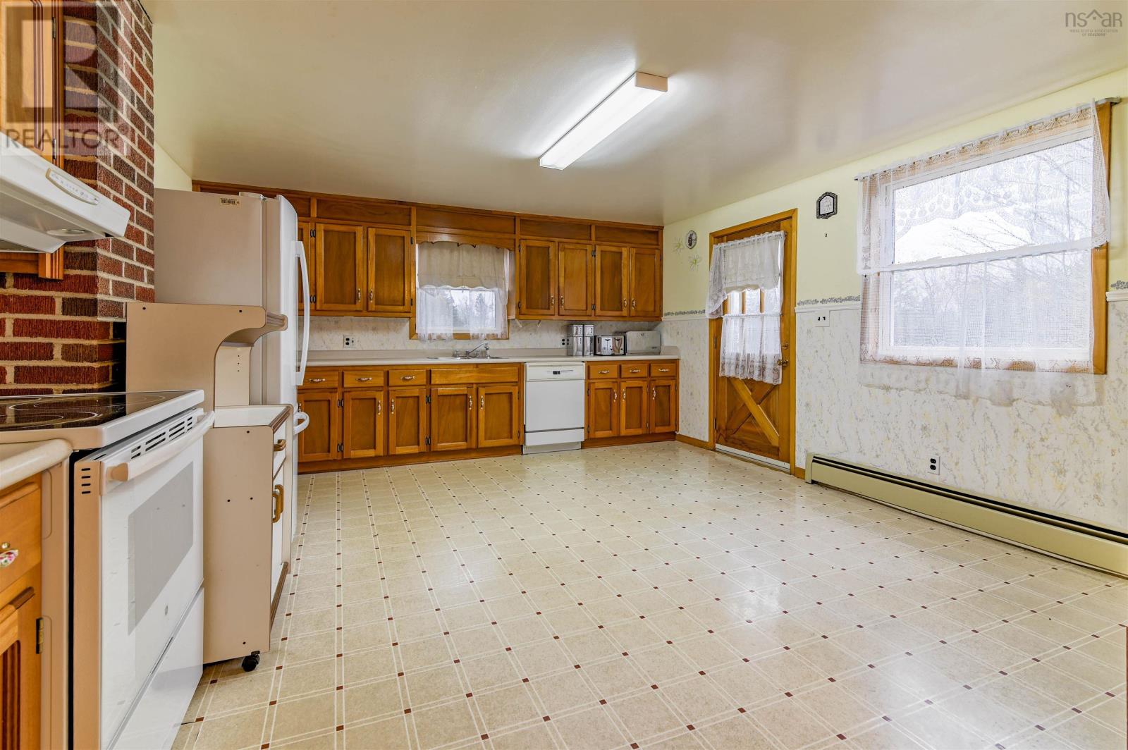 Property 13 of 49 of 4022 Aylesford Rd