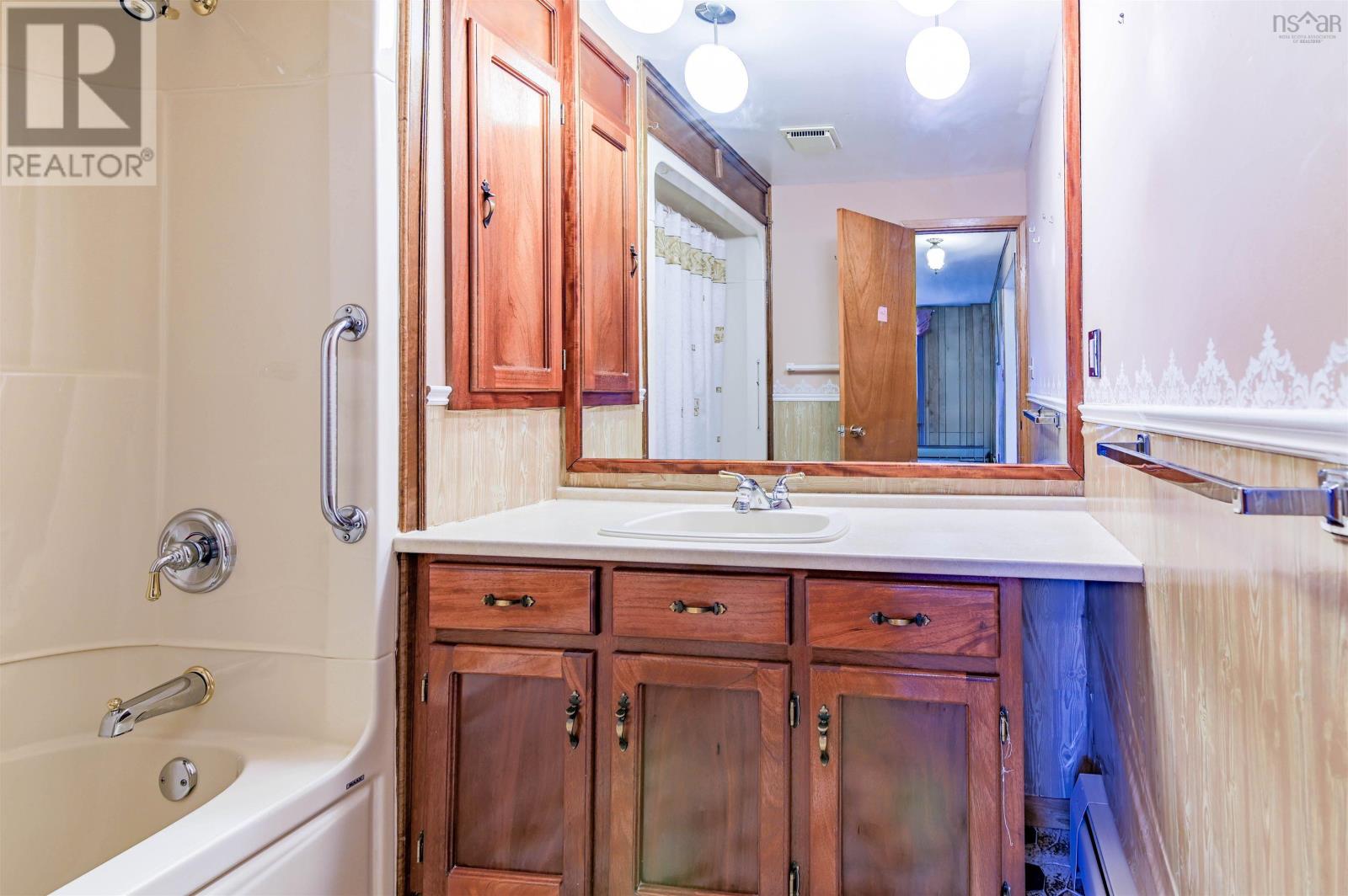 Property 24 of 49 of 4022 Aylesford Rd