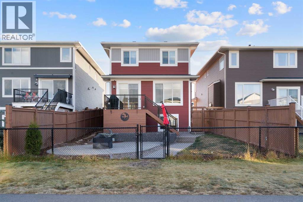 96 Emberside Glen, Cochrane