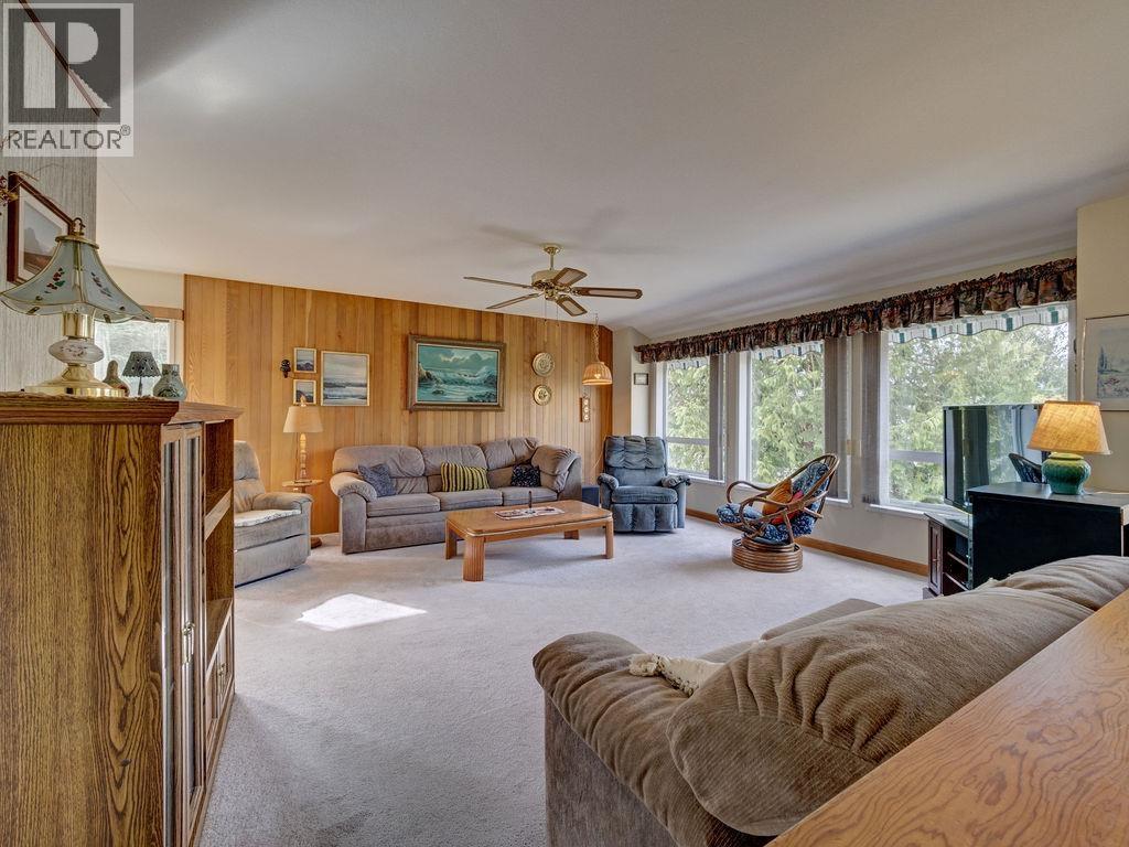 5642 NICKERSON ROAD, Sechelt