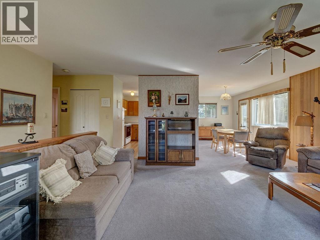 5642 NICKERSON ROAD, Sechelt