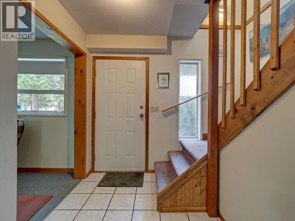 5642 NICKERSON ROAD, Sechelt