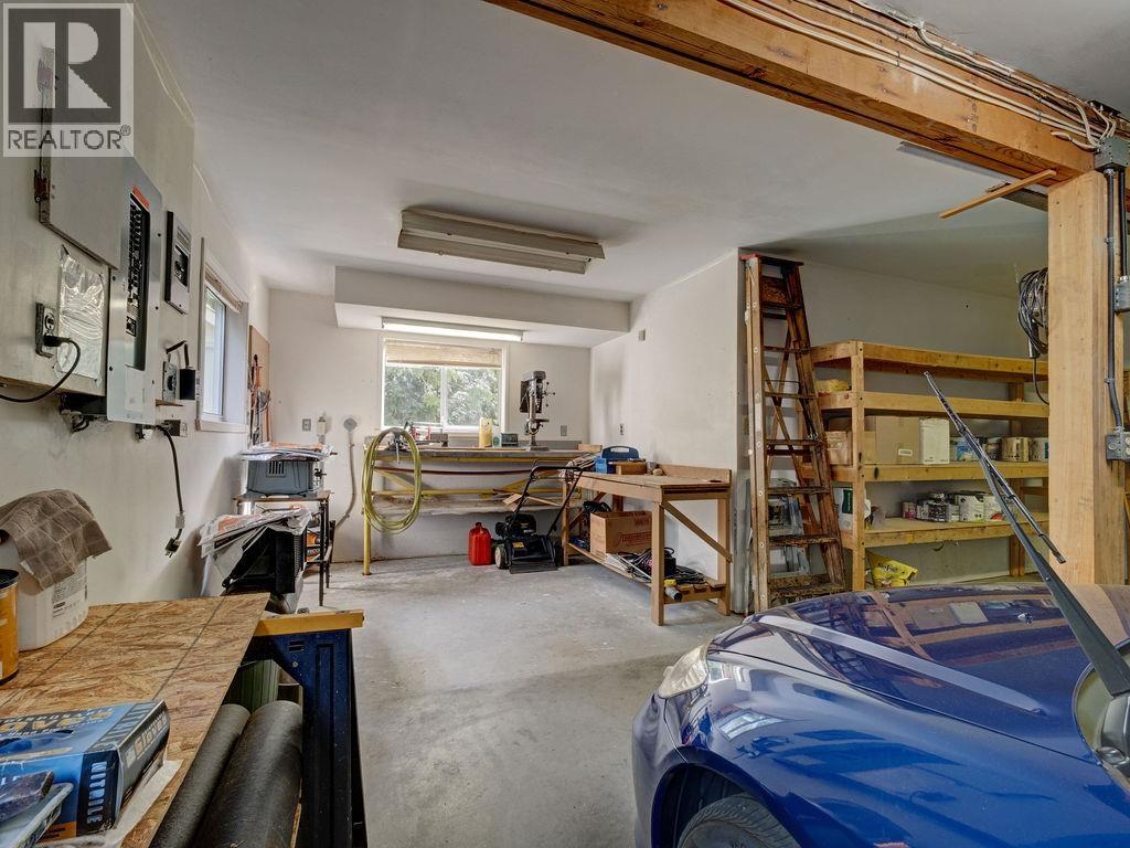 5642 NICKERSON ROAD, Sechelt