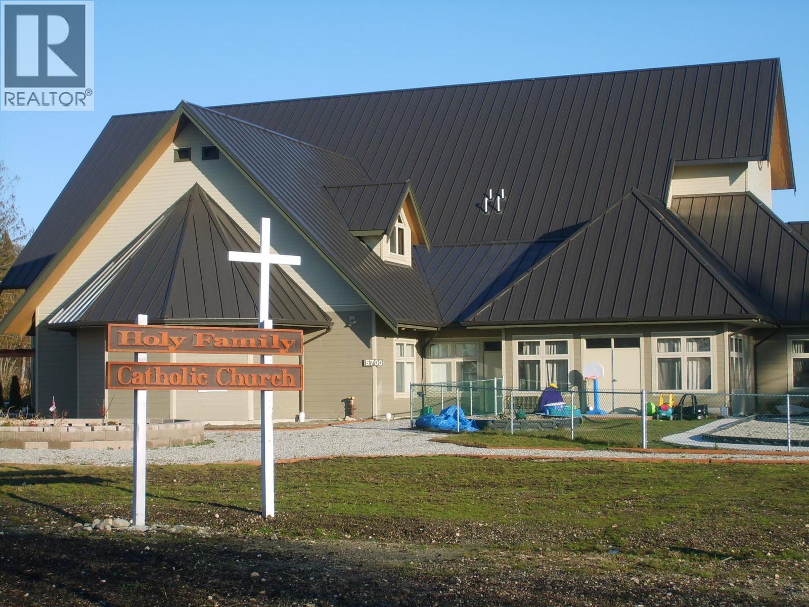 5642 NICKERSON ROAD, Sechelt