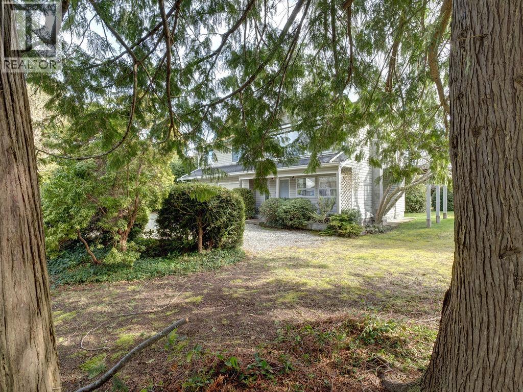 5642 NICKERSON ROAD, Sechelt