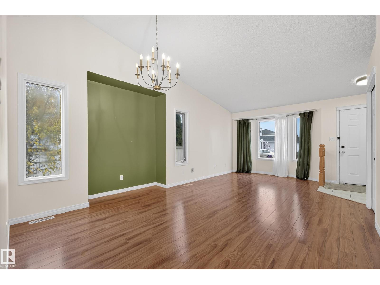 6520 154 AV NW, Edmonton