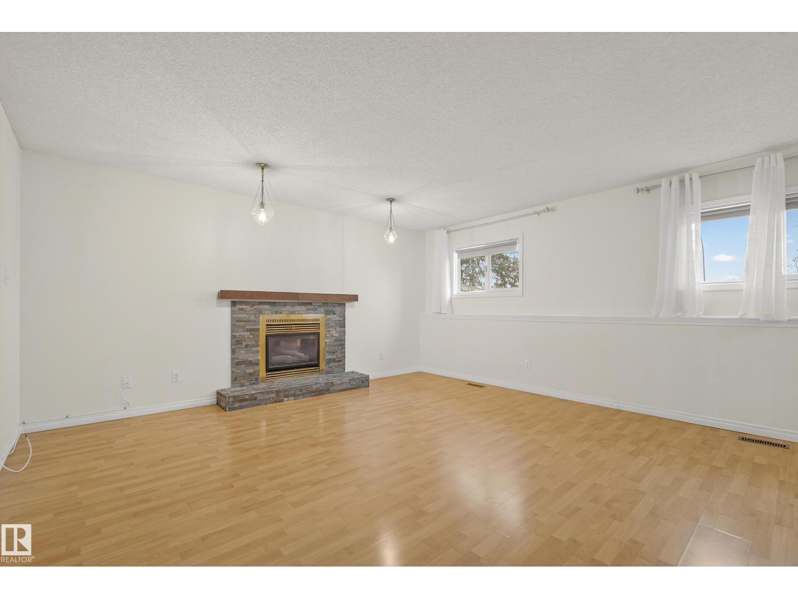 6520 154 AV NW, Edmonton