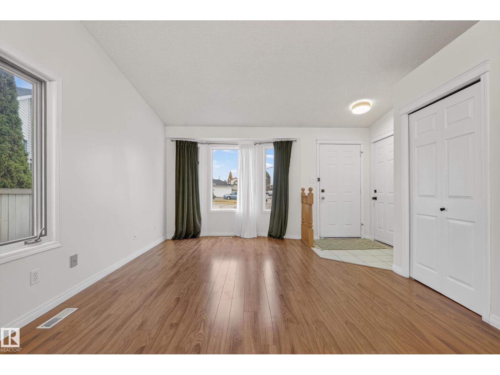 6520 154 AV NW, Edmonton