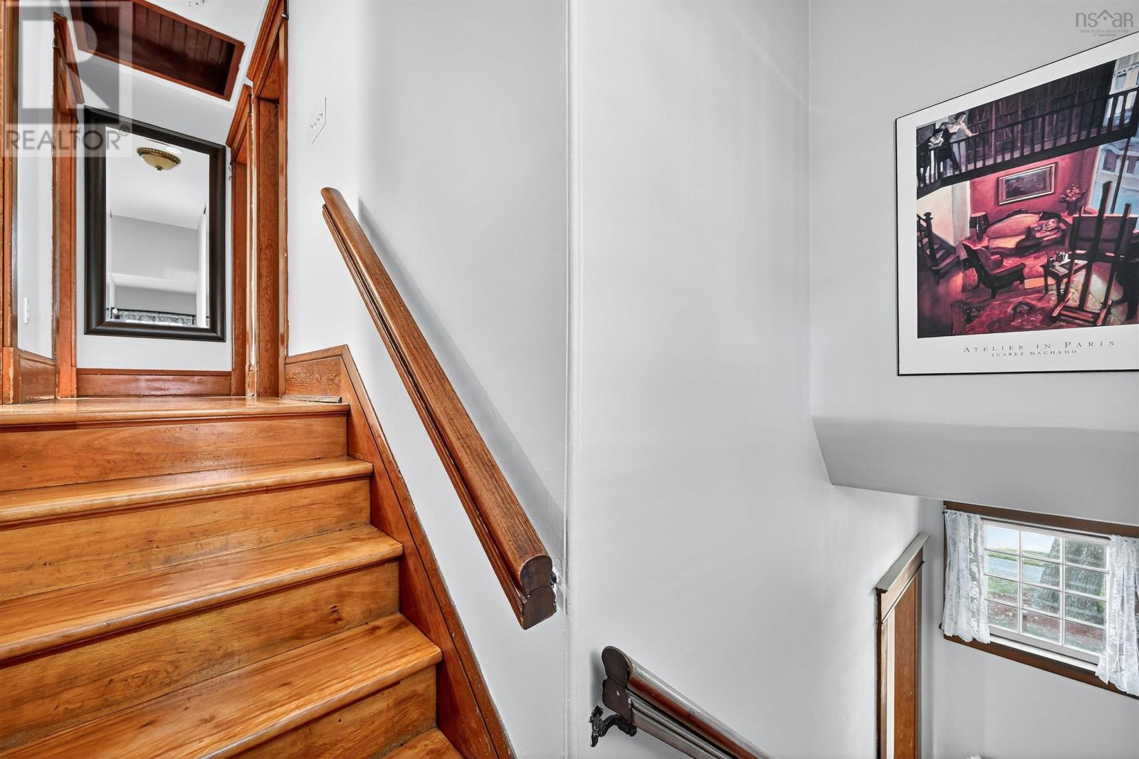 Property 30 of 49 of 164 ROYAL Avenue