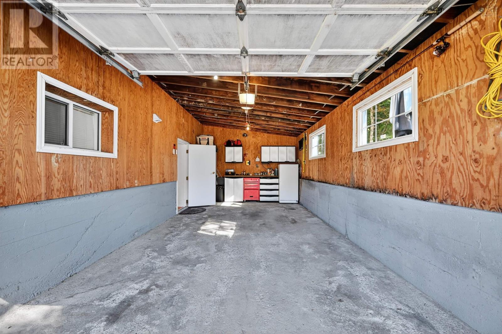 Property 48 of 49 of 164 ROYAL Avenue