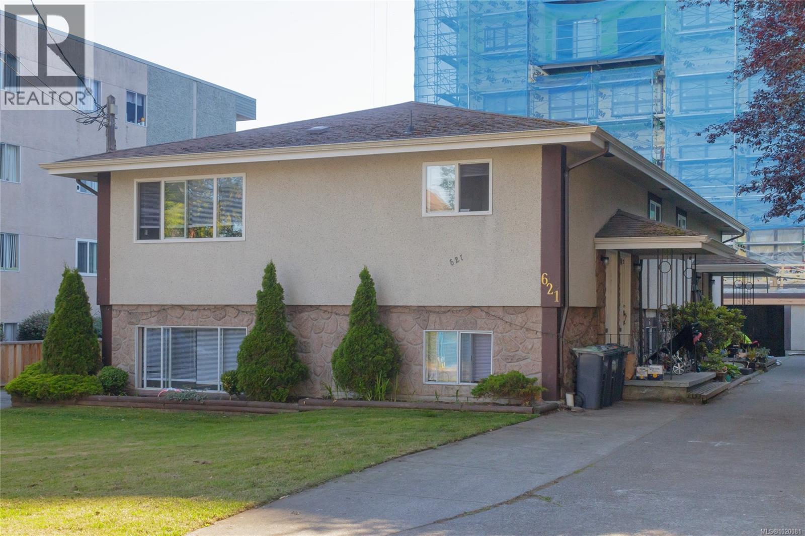 621 Constance Ave, Esquimalt