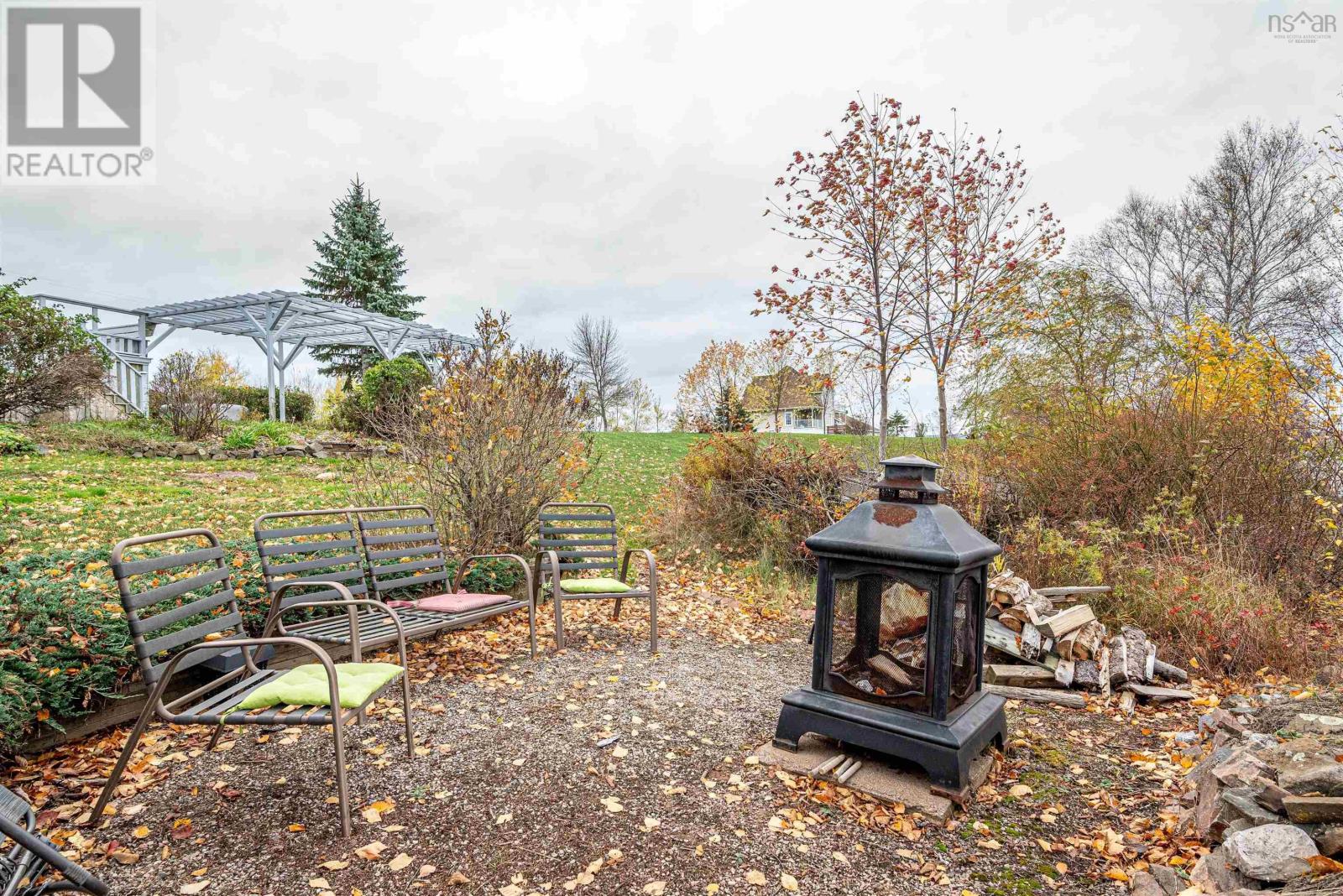 Property 23 of 39 of 215 Cloverdale Drive