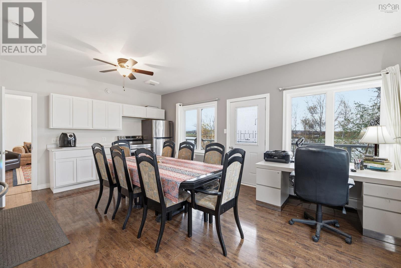 Property 8 of 39 of 215 Cloverdale Drive