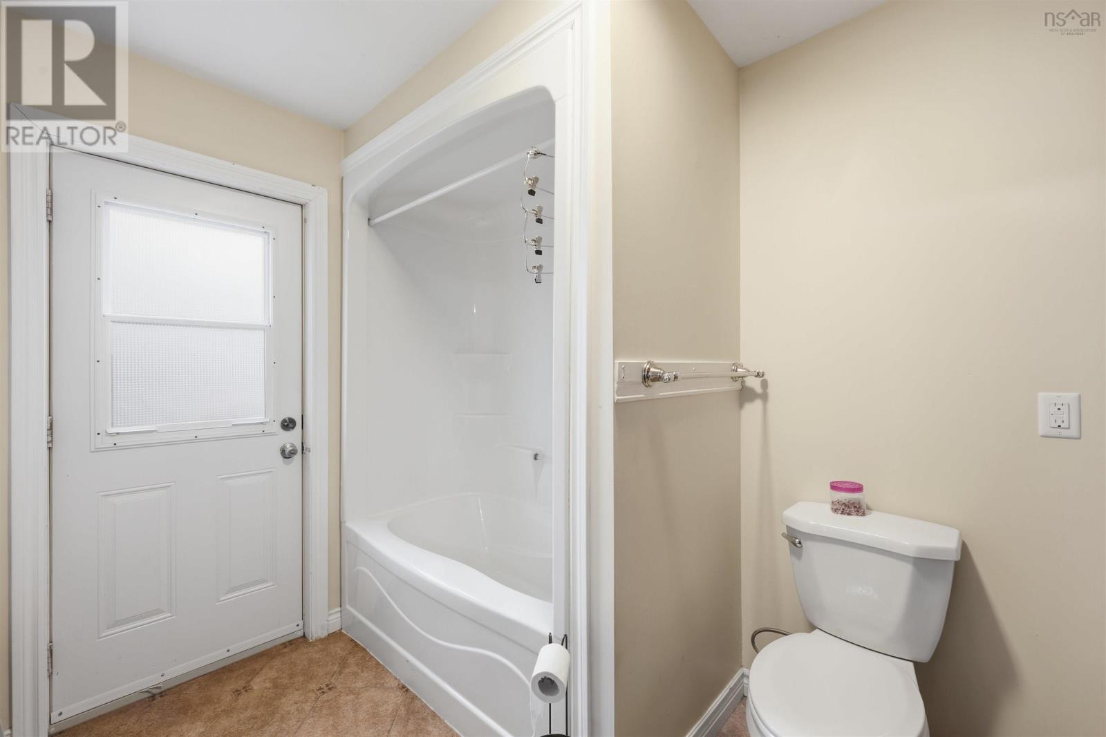 Property 20 of 39 of 215 Cloverdale Drive