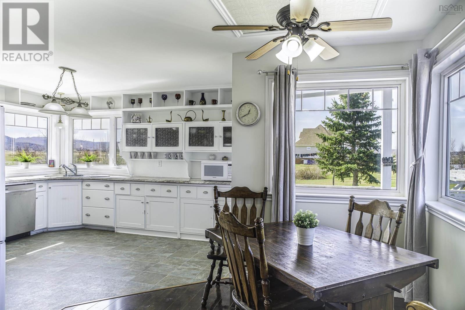 Property 33 of 39 of 215 Cloverdale Drive