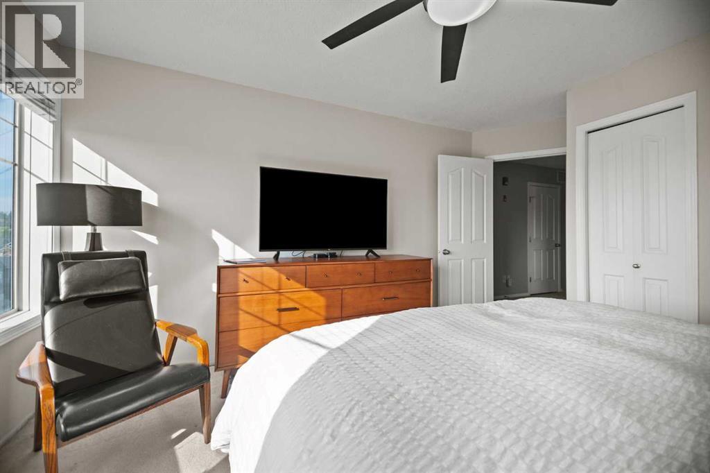 Single Family House Multi-level for Sale in    Avenue SW Sunalta Calgary 