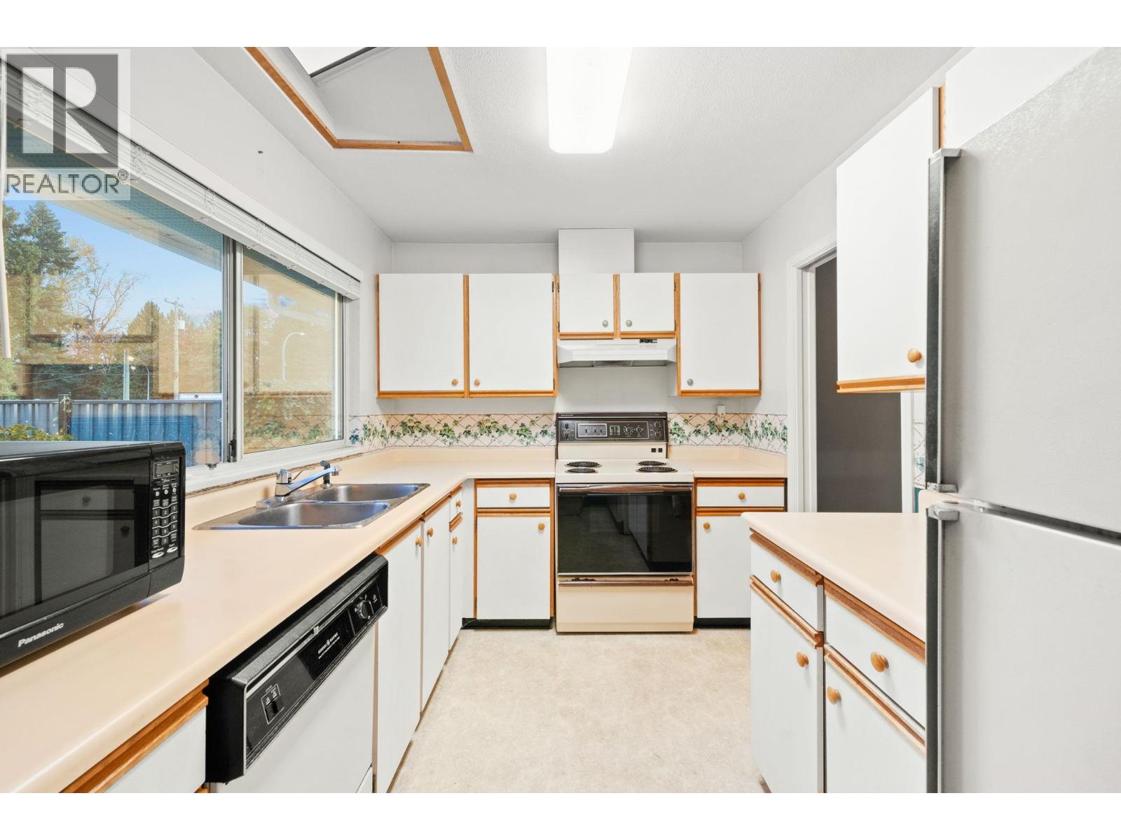 9 11848 LAITY STREET, Maple Ridge