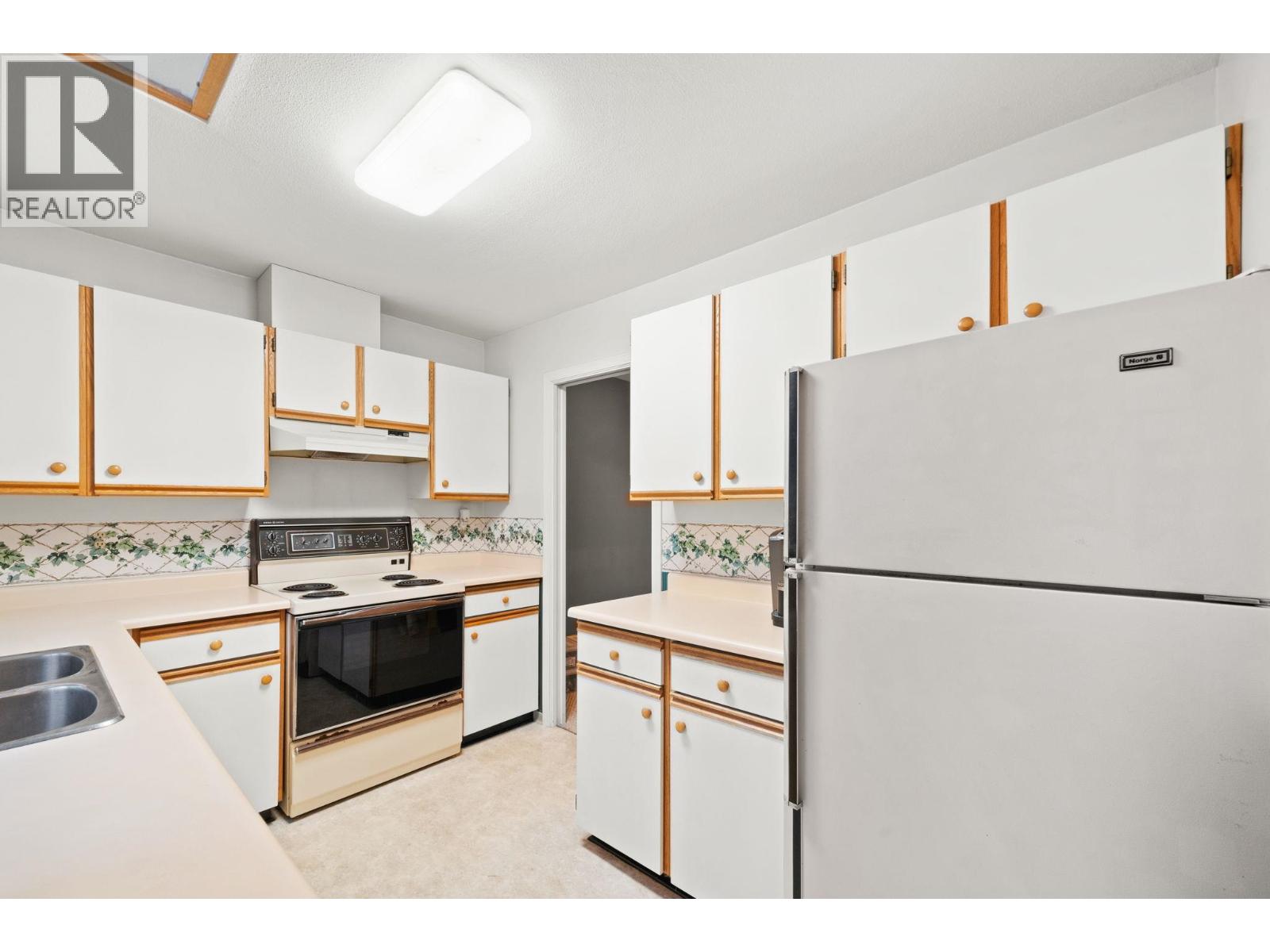 9 11848 LAITY STREET, Maple Ridge