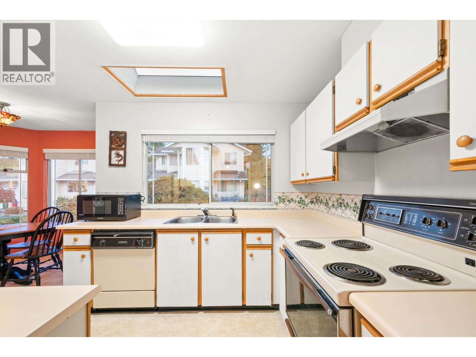 9 11848 LAITY STREET, Maple Ridge