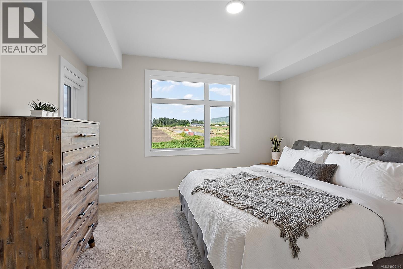 301 2520 Hackett Cres, Central Saanich