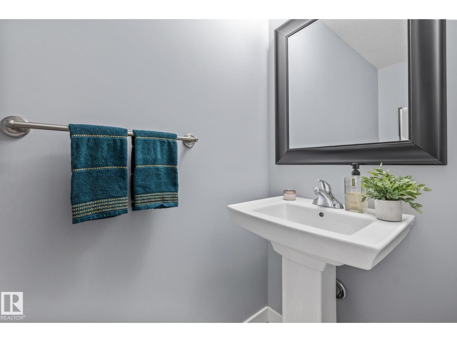 17504 13 AV SW, Edmonton