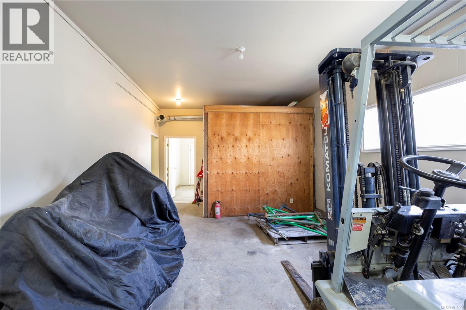 1931 GRIFFITHS RD - 19