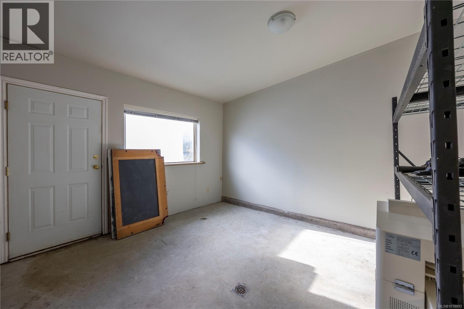 1931 GRIFFITHS RD - 20