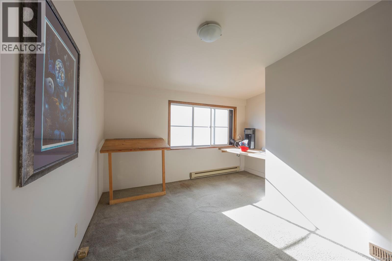 1931 GRIFFITHS RD - 26