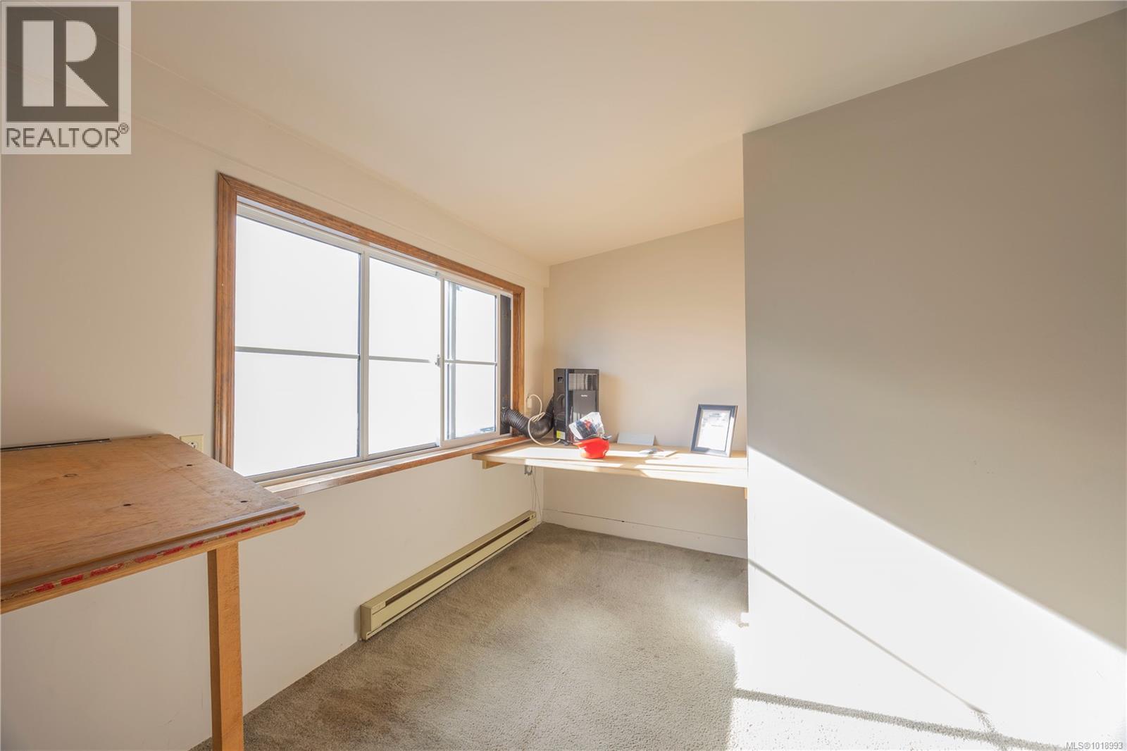 1931 GRIFFITHS RD - 27