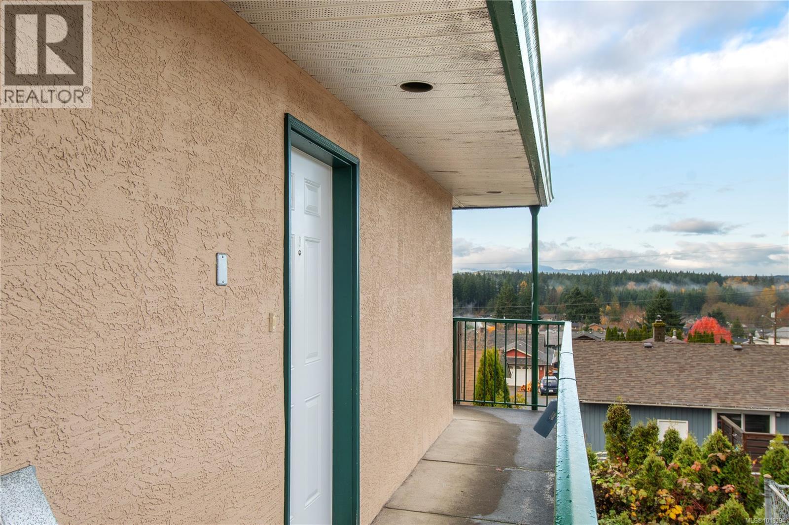 8 522 Dogwood St S, Campbell River