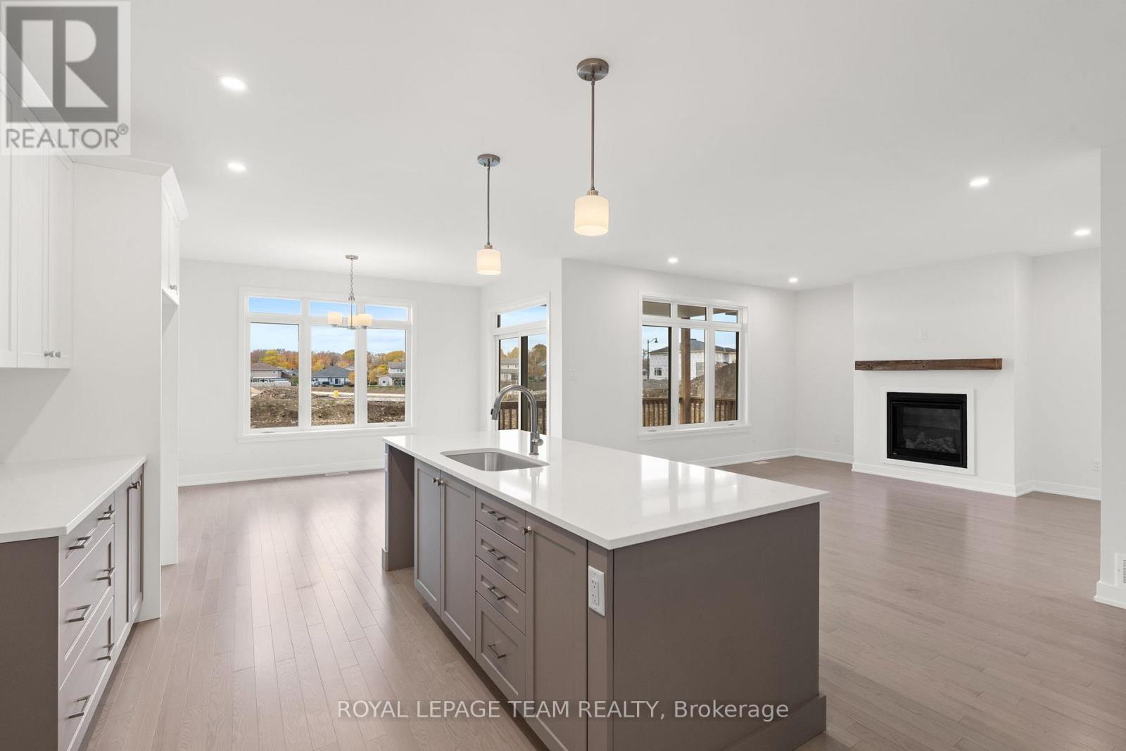 1039 MOORE STREET - 18