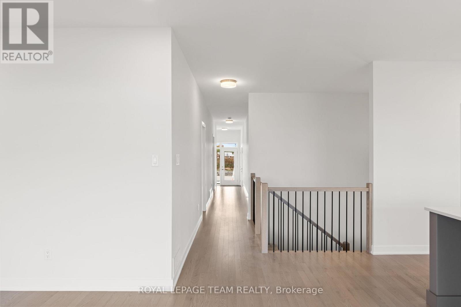1039 MOORE STREET - 27