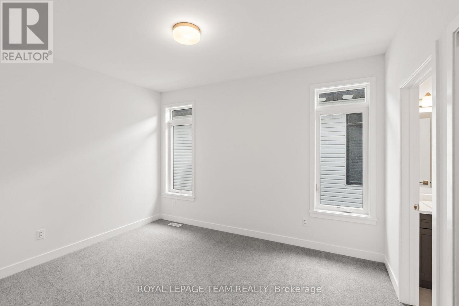 1039 MOORE STREET - 28