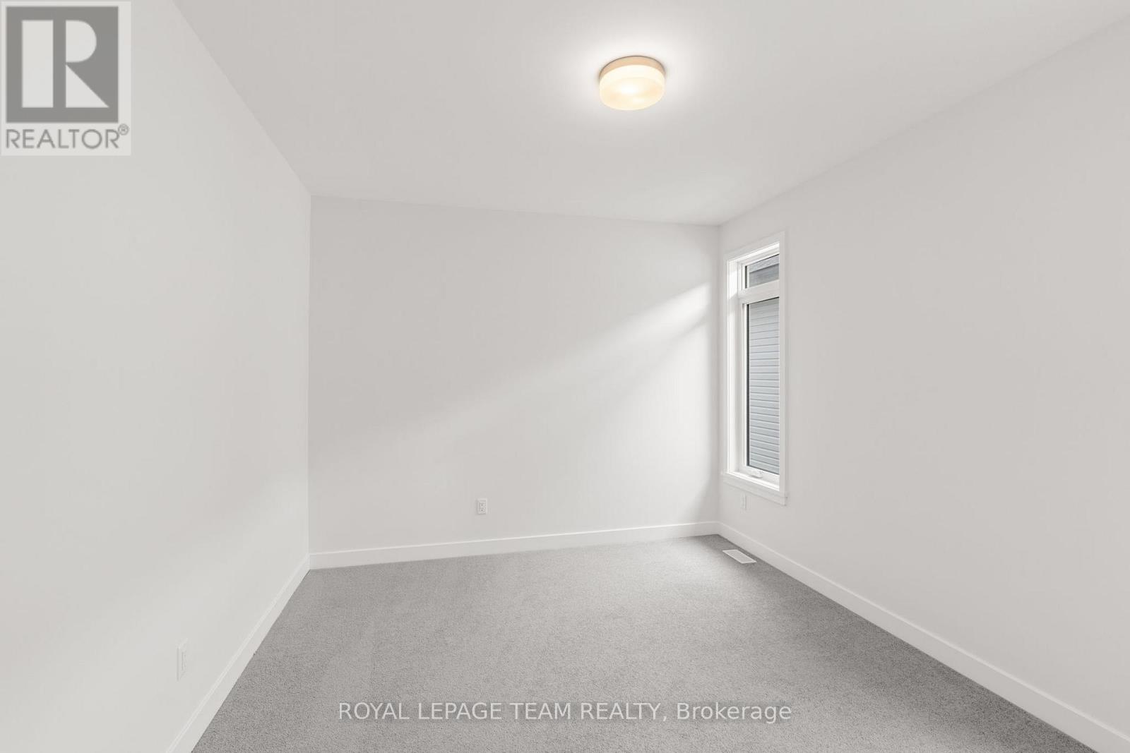 1039 MOORE STREET - 29