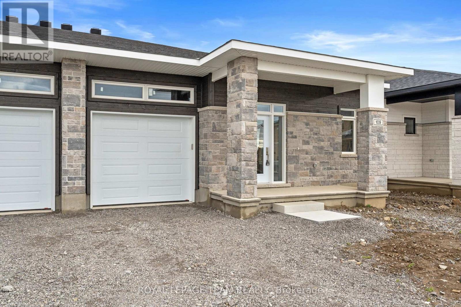 1039 MOORE STREET - 3