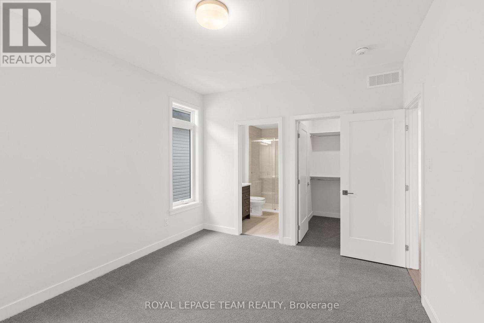 1039 MOORE STREET - 30