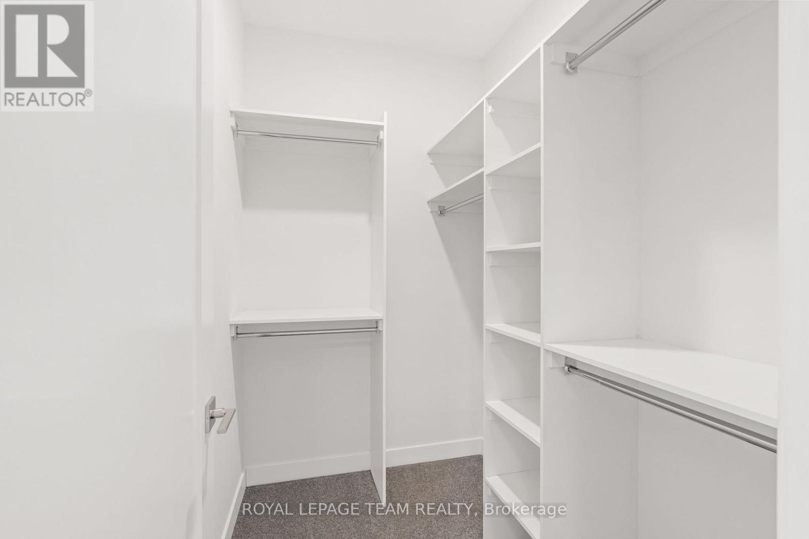 1039 MOORE STREET - 31