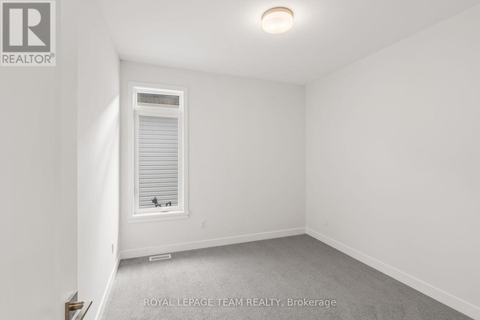 1039 MOORE STREET - 36