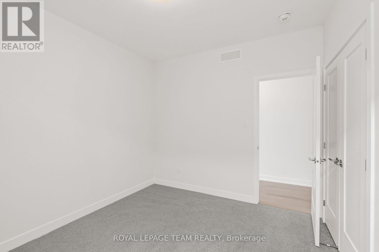 1039 MOORE STREET - 37