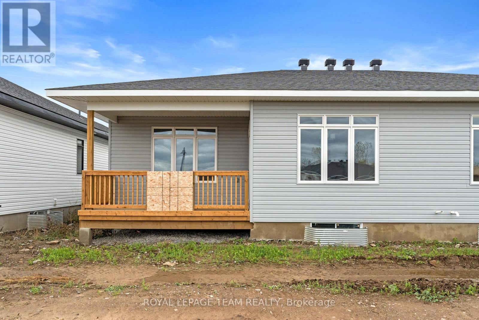 1039 MOORE STREET - 42