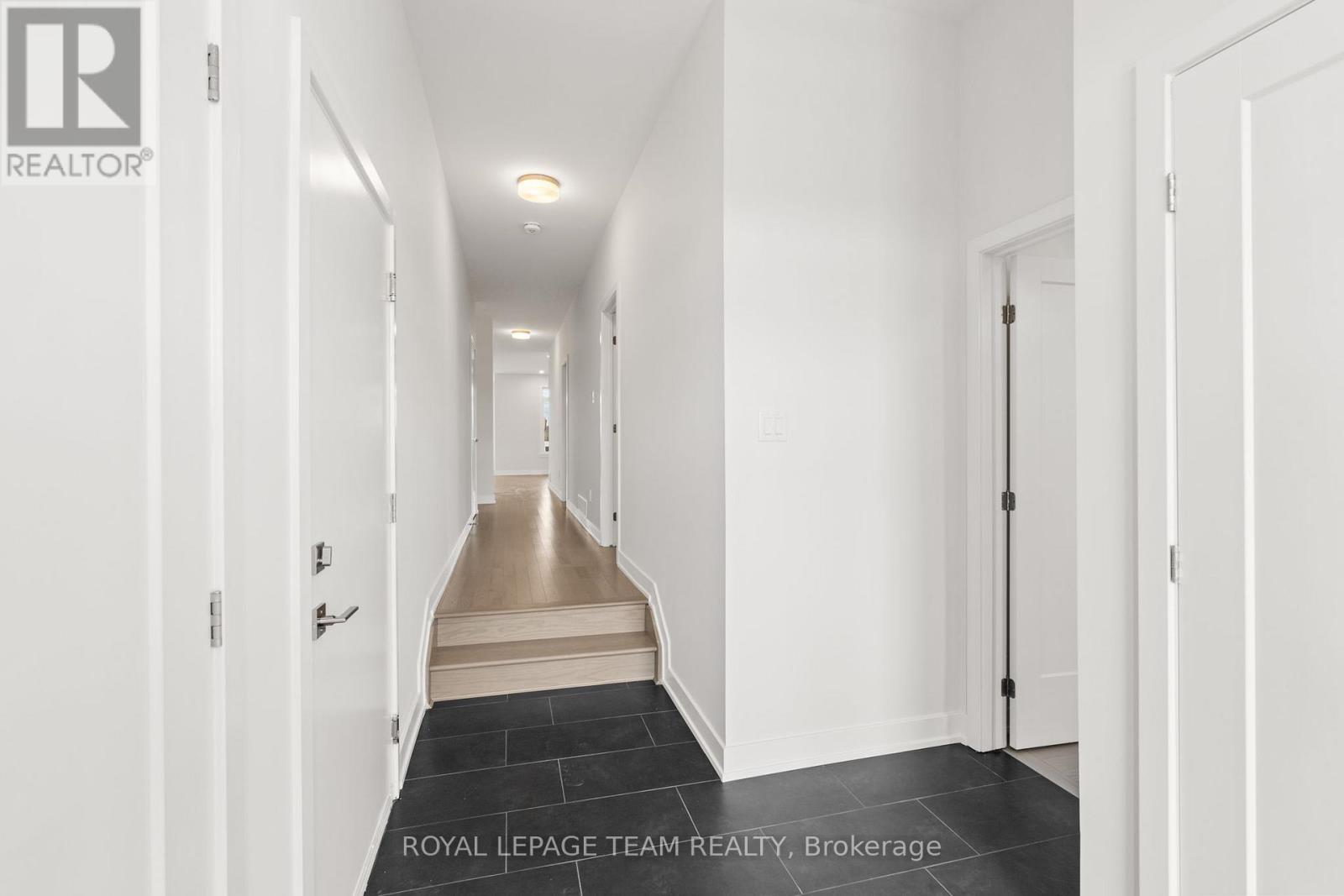 1039 MOORE STREET - 6