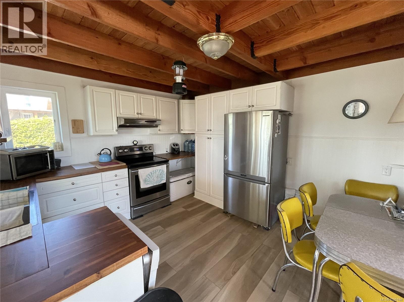 1049 Sixth Ave, Ucluelet