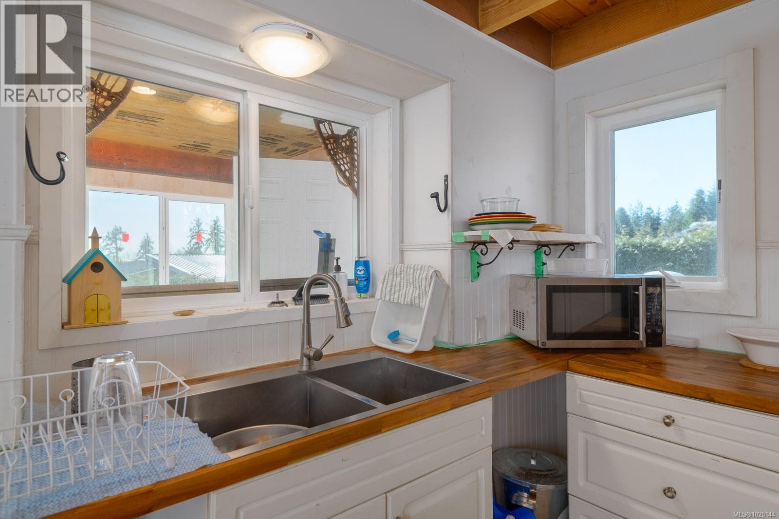 1049 Sixth Ave, Ucluelet