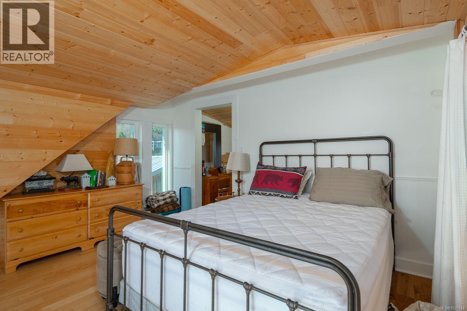 1049 Sixth Ave, Ucluelet