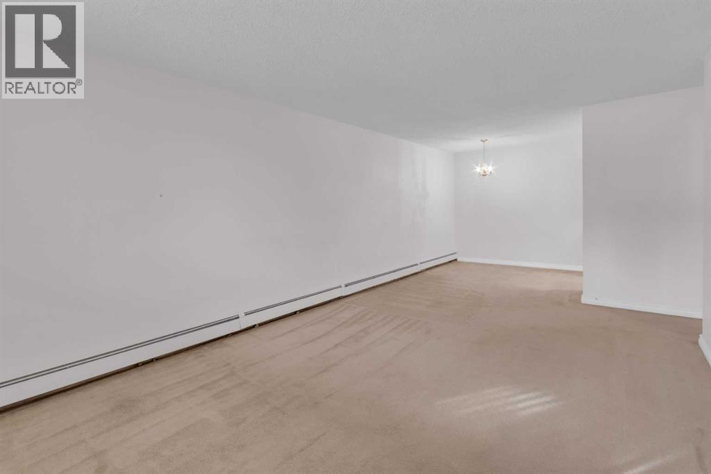 Single Family House for Sale in    Street NW Varsity Calgary 