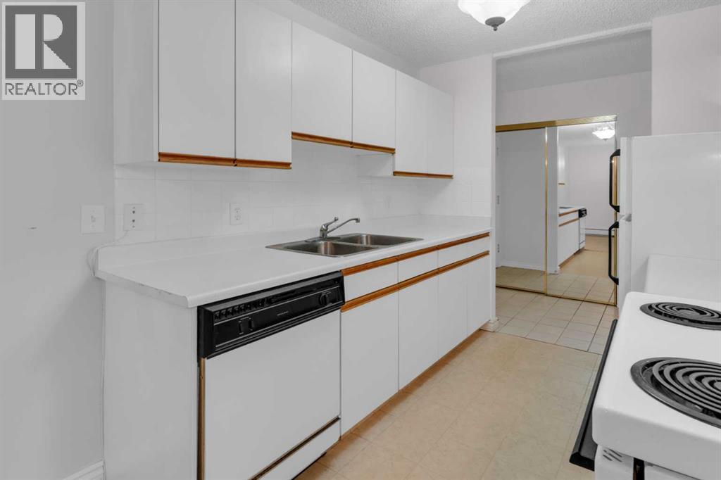 Single Family House for Sale in    Street NW Varsity Calgary 